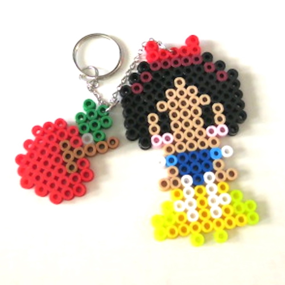 Perler Beads Disney Snow White w/ Appel Keychain